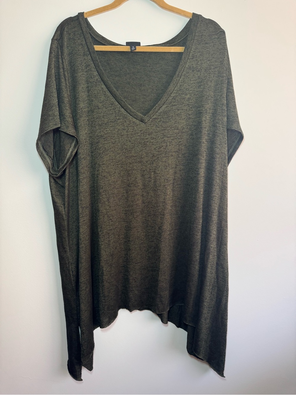 EUC Torrid SharkBite Hem Marled Olive Green Hacci Sweater Shirt Size 5 26/28 5X